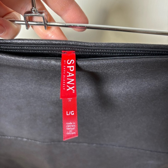 Spanx Leggings Women's Large Faux Leather Pant Shiny Black Pull On Stretch Yoga - Picture 5 of 8